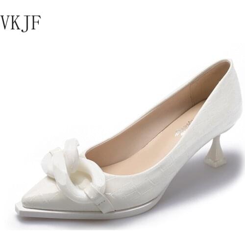 Womens Sandals Metal Decoration 2021 Summer New Solid Color Pointed Sandals Sexy Party Shoes Outdoor Comfortable Casual Shoes