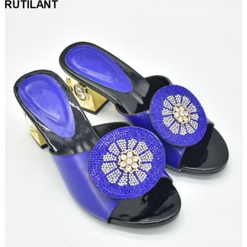 2021 Fashion Women Ladies Shoes and Sandals Luxury Brand Shoes Women Italian Women Wedding Pumps Decorated with Rhinestone