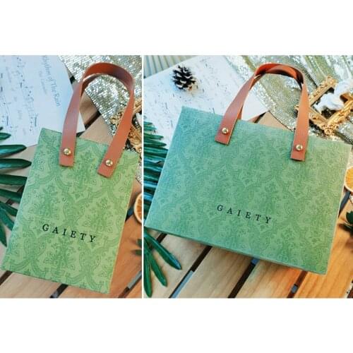 Bronzing Protable Paper Box Handle Rope Chocolate Candy Wedding Packaging Birthday Party New Year Gift Decoration Folding Box