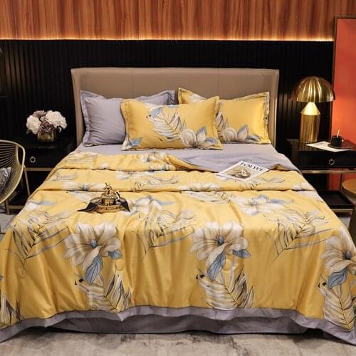 Nordic Style Silk 3pcs Bedding Quilt Soft Comforter Summer Cooling Quilt Handmade Blanket with Cotton Filling (2pcs Pillowcases)