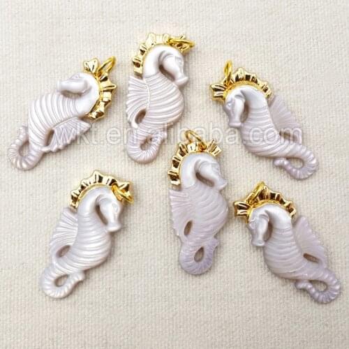 WT-P1052 Fashion Design Pendant Sea Horse Shell Carved Pendant with 24k gold trim Handmade Shell Jewelry Wholesale