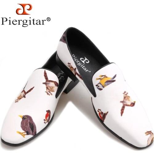 Piergitar New white color satin mens loafers with bird printing Fashion party and banquet men smoking slippers plus size