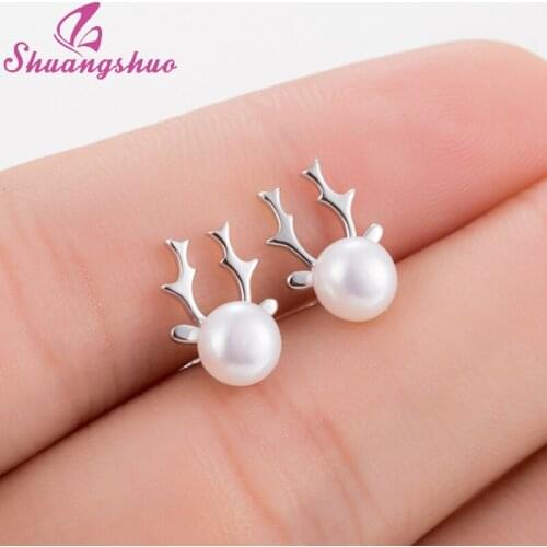 Shuangshuo Ethnic Antler Pearl Earrings for Women Buckhorn Earings Fashion Jewelry Animal Stud Earrings Deer Christmas Earrings
