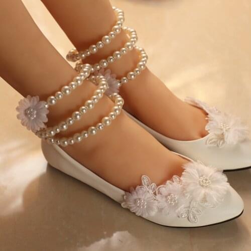 2018 womens wedding shoes white flat heel flower decoration sweet ladies wedding bridal shoe Pearl bracelet on sale