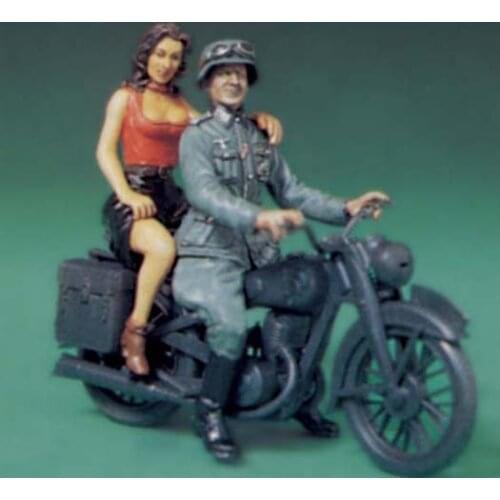 1/35 Scale Unpainted Resin Figure WWII German officer and woman Model Kits Military New