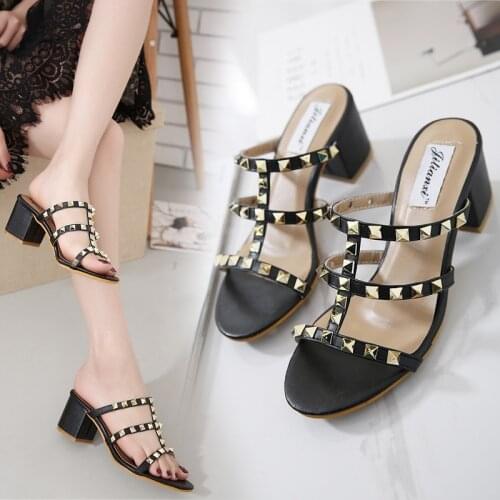 Womens Slippers Summer New Style Square Toe Open Toe Rivet Mid-heel Sandals