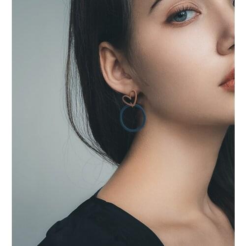 New Fashion Korean Acrylic Round Drop Earrings For Women Simple Heart-Shaped Earrings Statement Modern Earrings Jewelry Gift