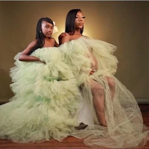Elegant Mother And Kid Tulle Dresses For Photo Shoot Strapless See Thru Ruffles Mom And Daughter Custom Made Tulle Gowns