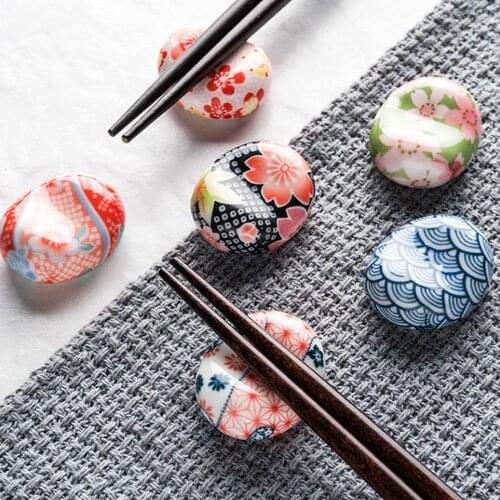 New Style Of Retro Ceramic Chopsticks Holder Cute Household Chopsticks Pillow Chopstick Rest Kitchen Tableware Decoration