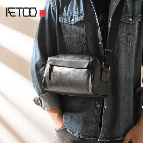 AETOO Leather trend mens shoulder bag, head-layer cowhide mens sloping bag, casual leather mens bag