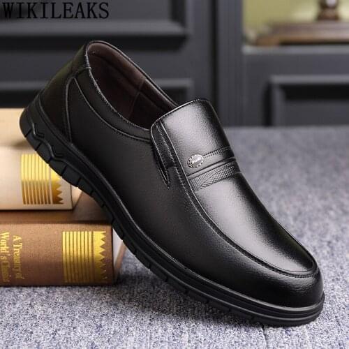 Classic Slip on Shoes Men Designer Brown Leather Casual Shoes Man Black Mens Loafers Shoes for 2021 Zapatos De Hombre Chaussures