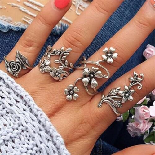 4pcs/set Rings for Women Punk Hip Hop Rose Flower Hollow Statement Adjustable Ring Finger Accessories Fashion Jewelry Best Gifts
