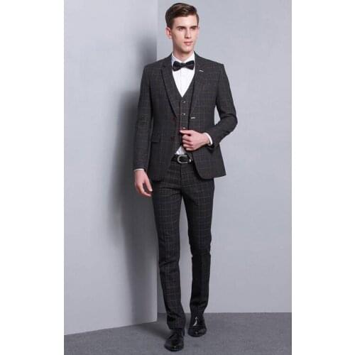 2020 Fashionable Two Buttons Men Suits Business Formal Suits Groom Tuxedos Suits Jacket Pants Vest Set Groomsmen Best Man Suits