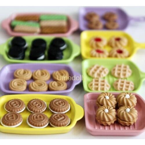 Cute 1/12 Scale Miniature Dollhouse Cookies Biscut Pretend Play Kitchen Mini Food for Barbies Pullip Doll House Decoration Toys