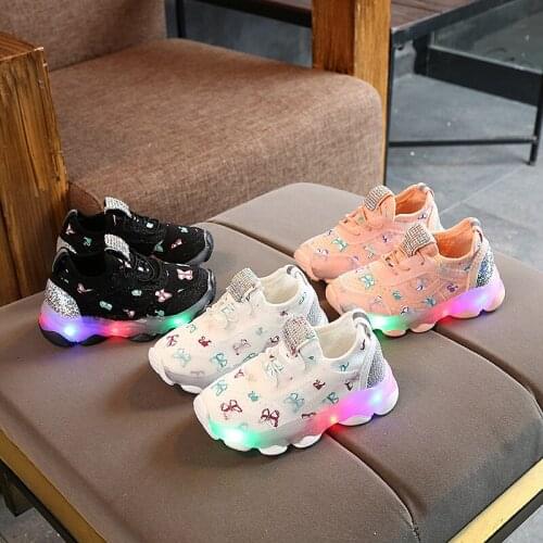 Childrens LED Sneakers Kids Glowing Sports Shoes Spring Autumn Butterfly Breathable Princess Shoes For Girls Casual Sneakers