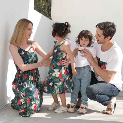 Family Matching Outfits Summer Mother Daughter Dress Dad Son T-Shirts Women Girl Men Boy Baby Outfits Couple Matching Clothes