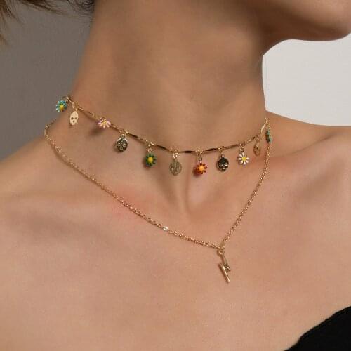 2021 Hot Bohemian Lady Temperament Daisy Clavicle Chain Personality Creative Alloy Lightning Pendant