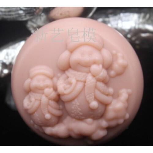 2018 New Snowman Soap Mould 3D Round Silicone Molds for Handmade Soap for Christmas Gifts
