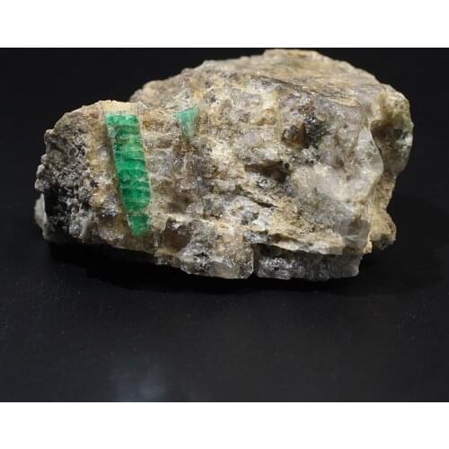 Natural Emerald Raw Gemstone Rock Minerale Rough Quartz Gem Green Guardian Fossil Healing Crystal Chakra Spirit Women Gift