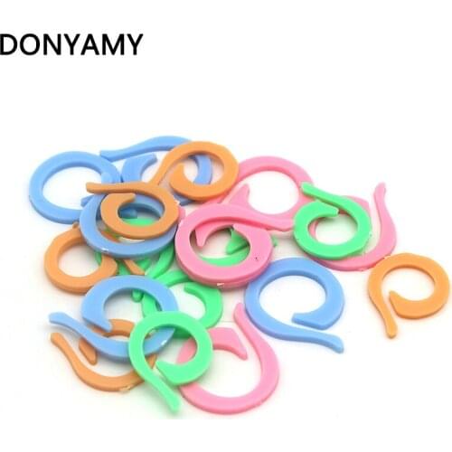 DONYAMY 2 Size High quality Mix Colors Mini Knitting Holder Needle Clip Craft Crochet Locking Stitch Plastic Markers Hook