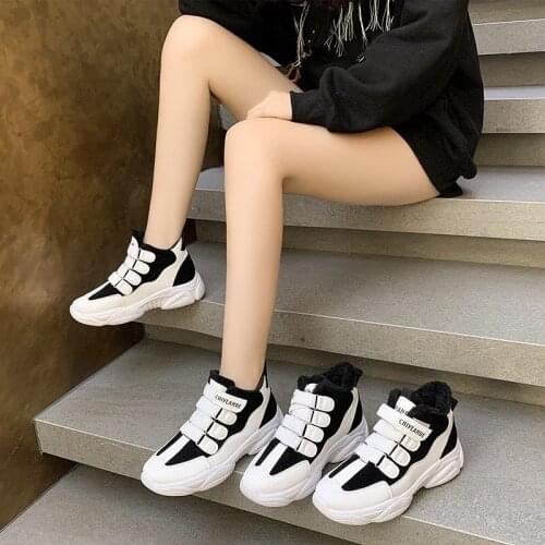 2021 Winter Warm Plus Velvet Womens Boots Casual Sports Womens Shoes High-top Shoes All-match Wear-resistant Flat Shoes