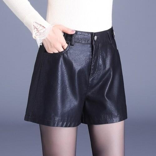 2020 Winter Women Black PU Bermuda Shorts Button High Quality Pockets New Arrival Autumn Casual Streetwear Faux Leather Shorts