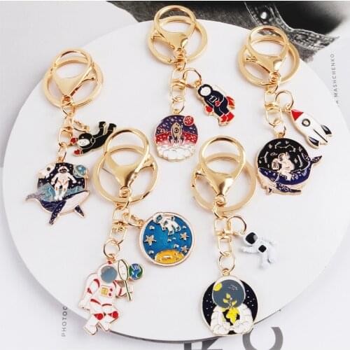 Creative Cartoon Whale Star Rocket Alloy Keychain Charm Spaceman Astronaut Metal Couple Bag Car Key Ring Jewelry Gifts