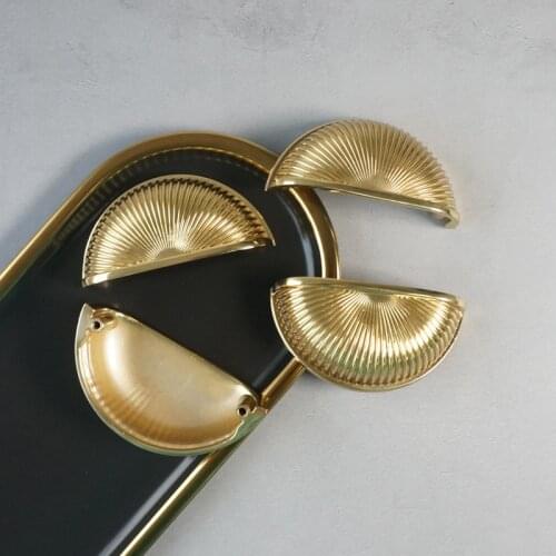 American European Style Retro Texture Shell Shaped Brass Handle Gold Closet Wine Cabinet Handles Luxuriously Furniture Pulls Diy