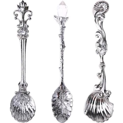 3pcs/set Vintage Coffee Ice Cream Spoon Metal Alloy Carved Dessert Candy Teaspoon Retro Table Decor Kitchen Tableware Supplies