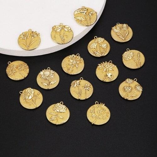 Vsquhan Charm Pendants