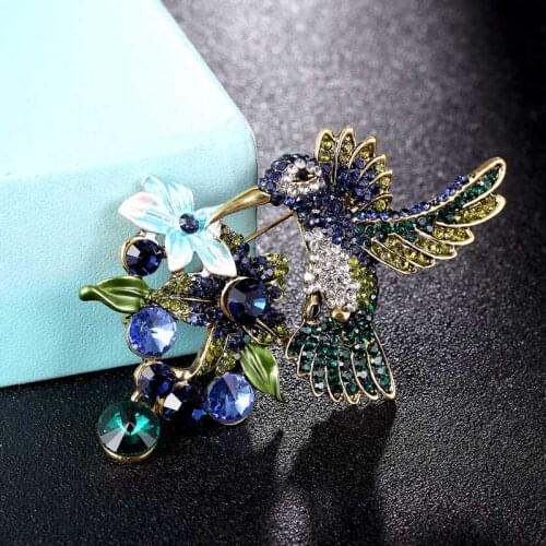Zlxgirl Cute colorful birds animal Brooch Pins For Men Fashion Womens Vintage Pin Brooch fashion scarf pins hats accessory