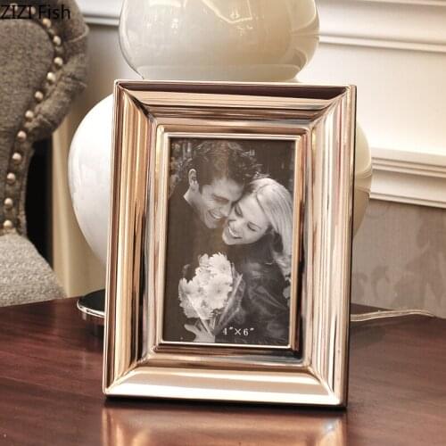 Luxury Silver Metal Picture Frame Living Room Coffee Table Bedside Table Decoration 6/7inch Family Photo Storage Box Photo Frame