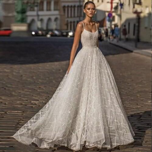 Sexy Backless Beach Bridal Gown A Line Shining Tulle Lace Scoop Neck Bohemian Wedding Dress 2021 Spaghetti Straps Robe De Mariée