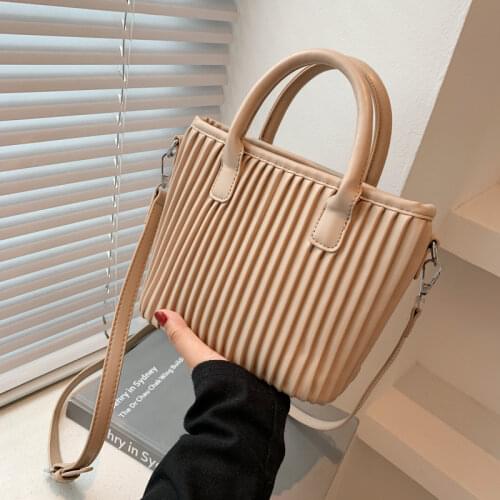 Luxury Design Shopping Bag Female Bag2021new Trendy Fashion Lady Autumn Fold Messenger Bag Leisure All-match Portable Bucket Bag