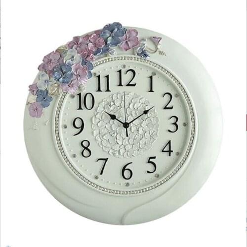 Wall Clock Silent Clock in Living Room Creative Clock Art Fashion Resin Wall Clock
