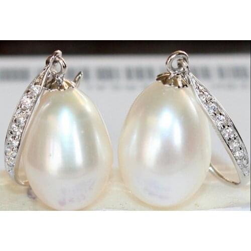 Free shipping 2015 new a pair of natural 11-13MM Australian south seas white pearl earrings