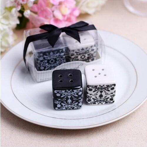 New Arrival White Black Color Salt And Pepper Shaker Wedding Favors Box Ceramics Baby Shower Party Favor