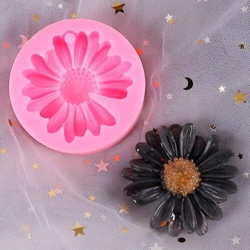 Daisy Chamomile Flower Silicone Mold Car Aromatherapy Epoxy Handmade Soap Candle Mold Diy Decoration Mold