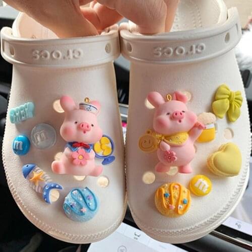 2021 Hot Sale Charms for Crocs DIY High Quality Cute Cartoon Garden Shoe Buckle Lovely Pink Pig Croc Charms Designer for Gift