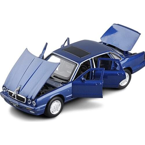 1:32 Classic XJ6 Die Cast Model Toy Car Alloy Simulation Sound Light Pull Back Toys Vehicle For Kids Gifts
