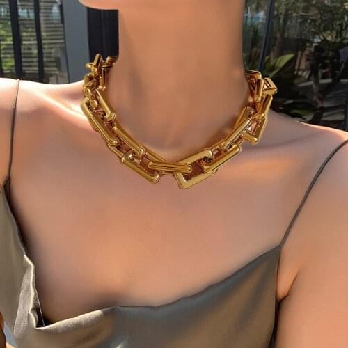 New fashion Retro exaggerated jewelry with metal punk short necklace for women party wholesale