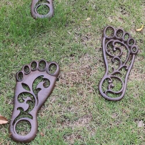 Vintage Hollow Foot Shaped Cast Iron Outdoor Garden Courtyyard Decor Grass Lawn Protect Walk on Floor Mat Pad Home Outdoor Decor