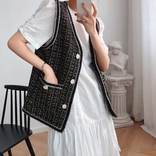 2021 New Arrival Women Spring Plaid Woolen Short Vests Fashion Black V Neck Beige Female Casual Sleeveless Coats Jackets WH612