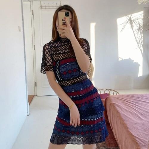 Stand Neck Summer Party Dress Women Short Sleeve Vintage Lace Dress Hollow Out Geometric Mini Dress Plus Size Europe Runway C684