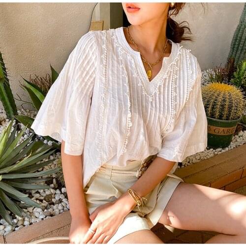 Summer Flared Sleeves Tops Fashion Blouses Women V-Neck Hollow Out Lace Short Sleeve Casual Loose Retro White Tops Wholesale