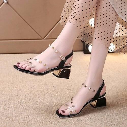 2021 New Womens Sandals Mid-heel Sandals Sandals Womens Side-heel Sandals Buckle Sandals High-heel Rivet Sandals Women Shoes