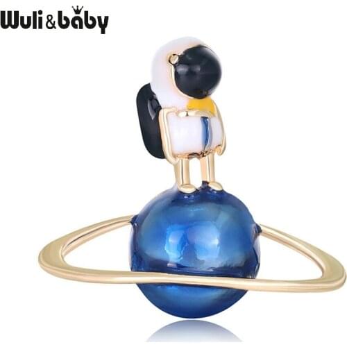 Wuli&baby Enamel Astronaut Brooches Women Men Alloy Space Travel Cosmonaut Figure Party Casual Brooch Pins Gifts