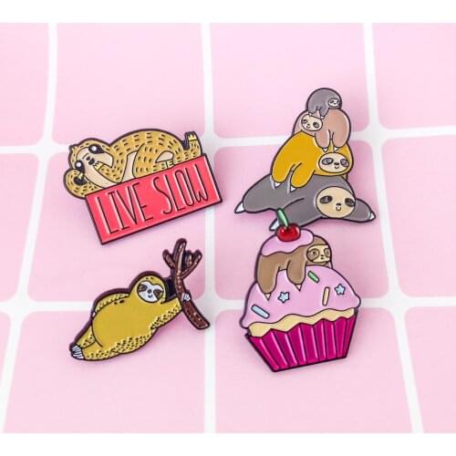 Brooch ins tide Personality cute Japanese Sen creative girl heart bag decorative pin badge