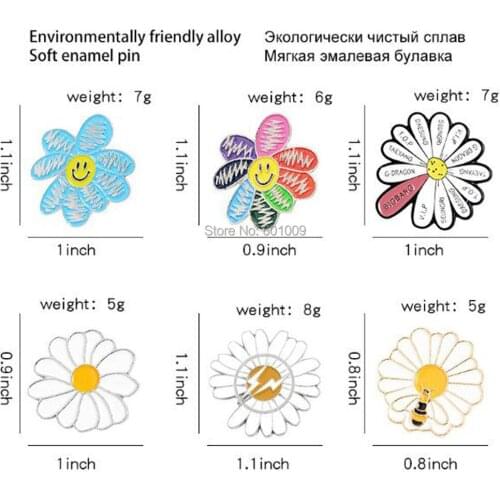 20/Lot Daisy Flower Brooch Figures Pin For Lapel Action Figure Toy