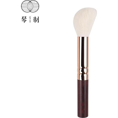 QINZHI Professional Handmade Make Up Brush 105 Multi-task Contour Blush Brush Short Handle Soft Saibikoho Goat Hair Makeup Brush
